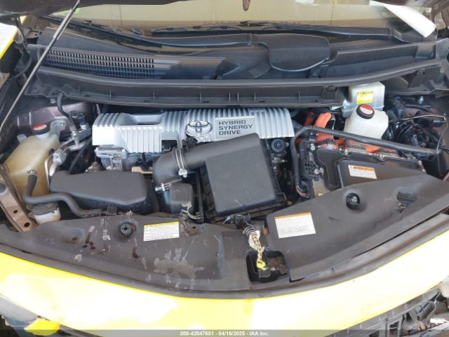 JTDZN3EUXGJ055176 Toyota Prius V Three