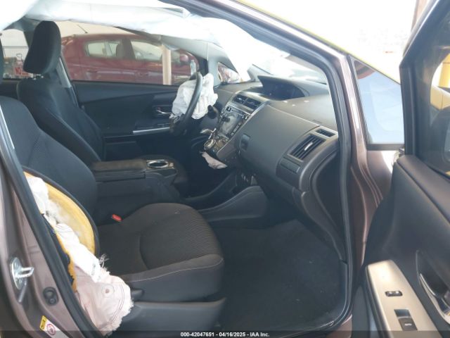 JTDZN3EUXGJ055176 Toyota Prius V Three