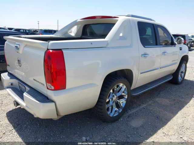 2011 CADILLAC ESCALADE EXT 3GYT4MEF6BG161175 Photo 3