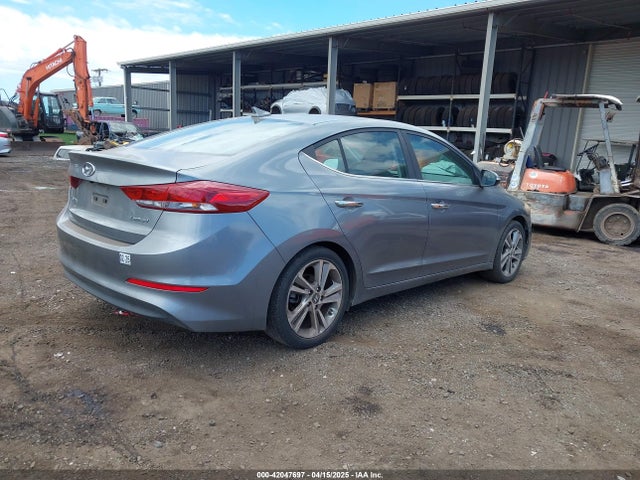 KMHD84LF5HU193876 Hyundai 2017