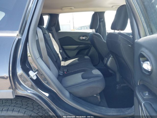 1C4PJMCB0EW224504 Jeep Cherokee Latitude
