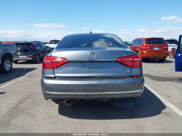 1VWAT7A3XGC036619 Volkswagen Passat 1.8t R-line