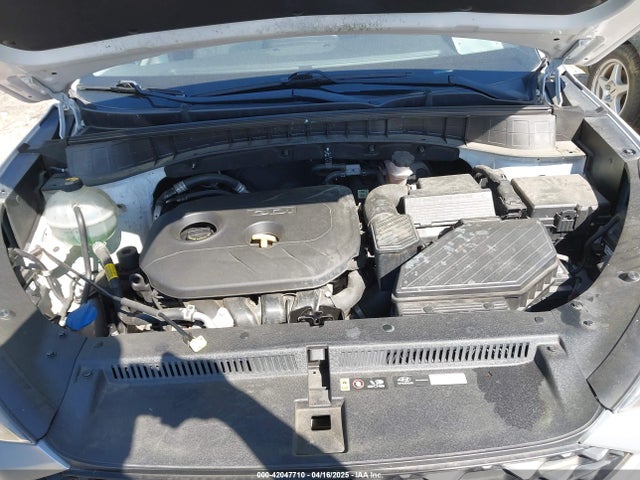 KM8J2CA41KU909597 Hyundai TUCSON SE