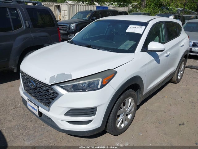 KM8J2CA41KU909597 Hyundai TUCSON SE