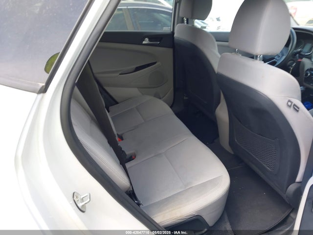 KM8J2CA41KU909597 Hyundai TUCSON SE