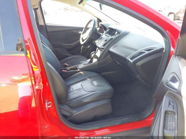 1FADP3F2XGL256037 Ford FOCUS SE