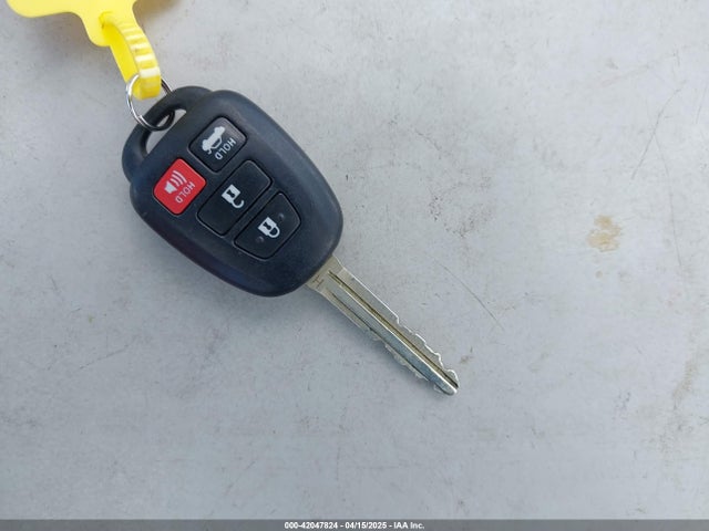 5YFBURHE6HP626302 Toyota COROLLA LE