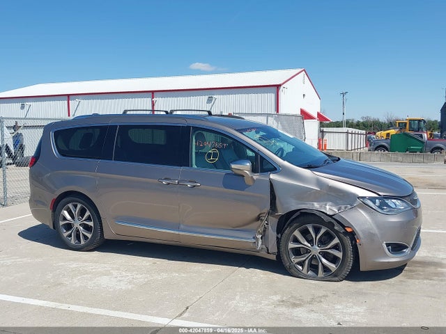 2C4RC1GG9HR611685 Chrysler Pacifica