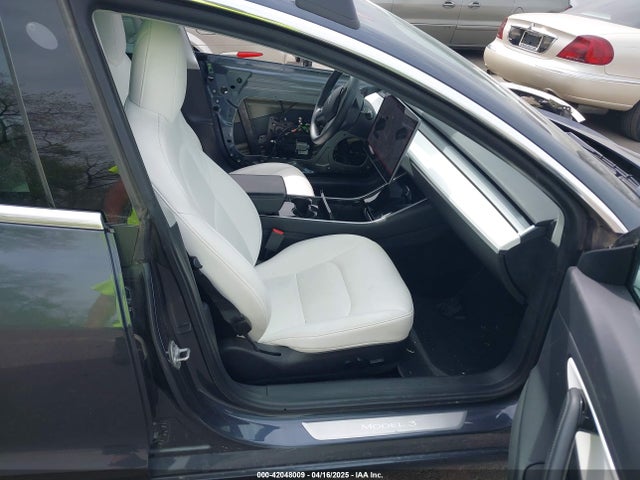 2020 TESLA MODEL 3 5YJ3E1EB1LF639055 Photo 4