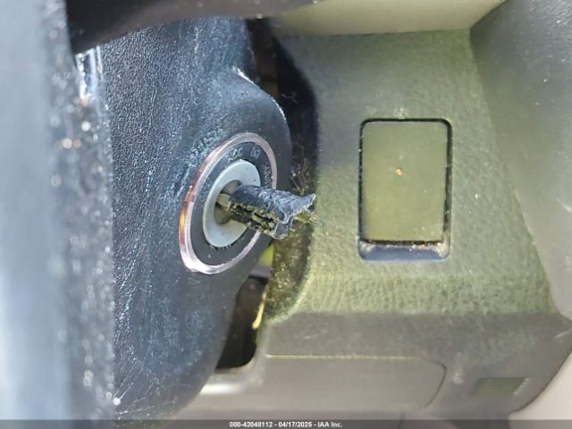 2T3ZFREV0JW407926 Toyota RAV4 LE
