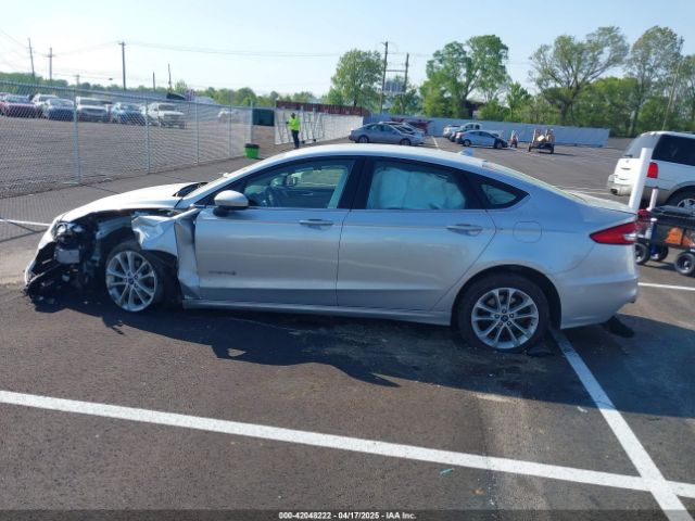 3FA6P0LU7KR147641 Ford Fusion Hybrid Se