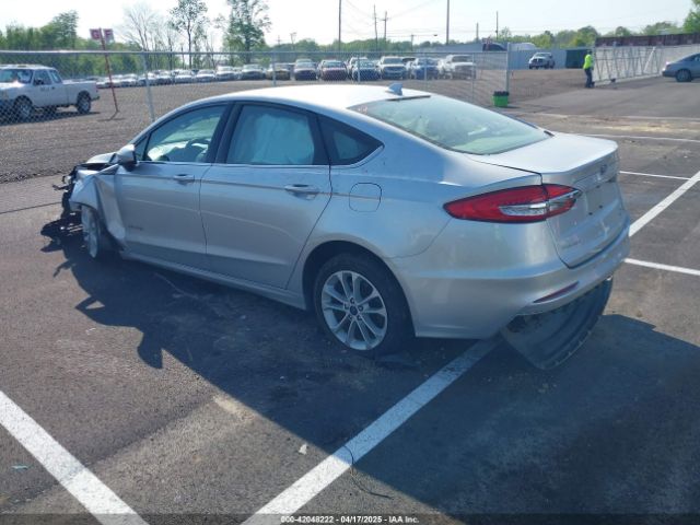 3FA6P0LU7KR147641 Ford Fusion Hybrid Se