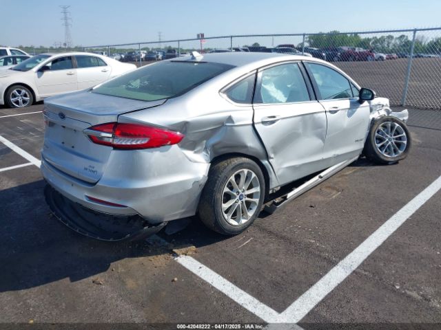 3FA6P0LU7KR147641 Ford Fusion Hybrid Se