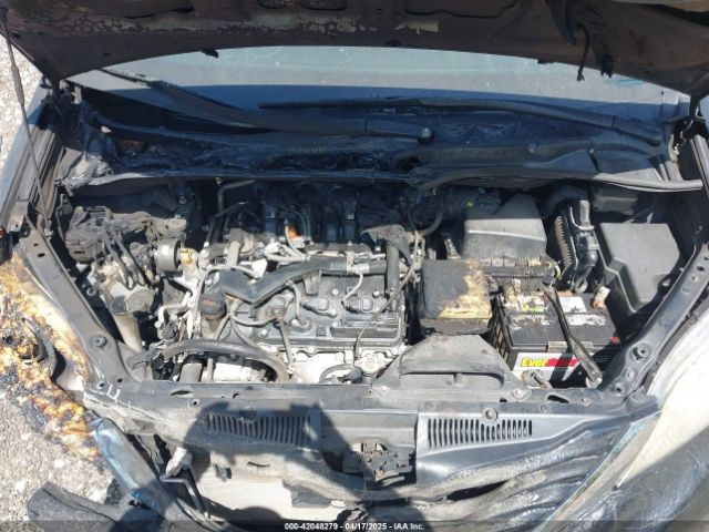 5TDKZ3DC5HS780672 Toyota Sienna Le 8 Passenger