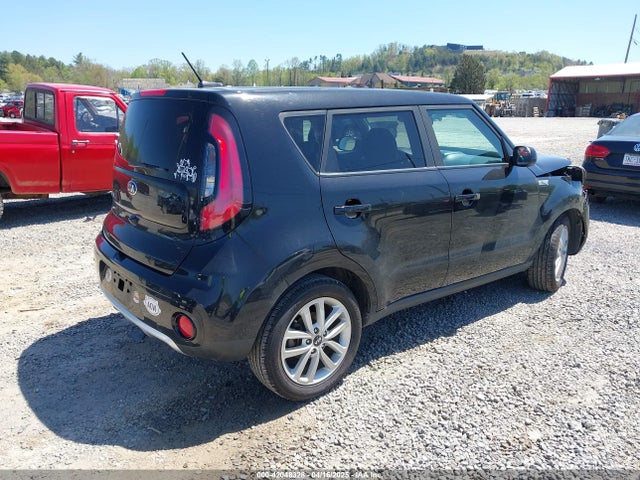 KNDJP3A5XJ7506584 KIA SOUL +