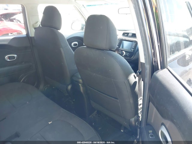 KNDJP3A5XJ7506584 KIA SOUL +