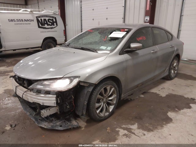 Chrysler 200 S 2015 1C3CCCDG0FN522916 Image 2