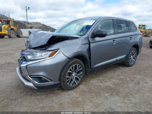 JA4AZ3A36JJ004547 Mitsubishi Outlander Es