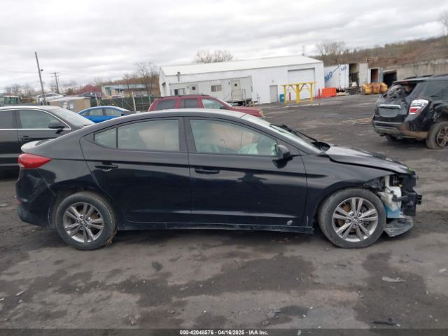 KMHD84LF1HU206221 Hyundai ELANTRA SE