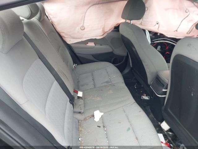 KMHD84LF1HU206221 Hyundai ELANTRA SE