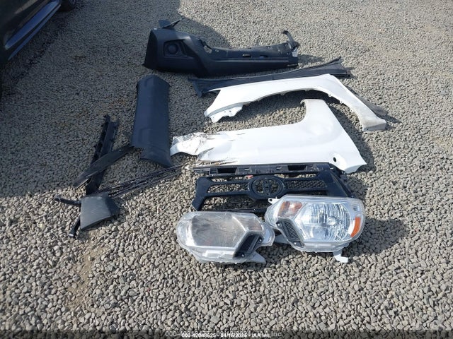 Toyota 2tr-fe 2015 5TFTX4CN5FX053283 Image 11