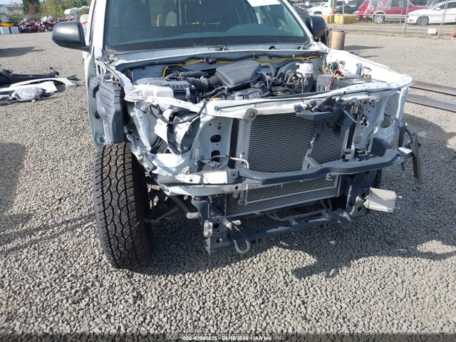 Toyota 2tr-fe 2015 5TFTX4CN5FX053283 Image 6