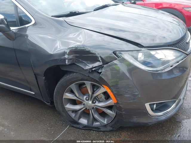 Chrysler Pacifica 35th Anniversary Limited 2019 2C4RC1GG4KR746211 Image 19