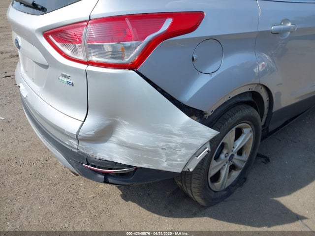 1FMCU9GXXGUB78201 Ford ESCAPE SE