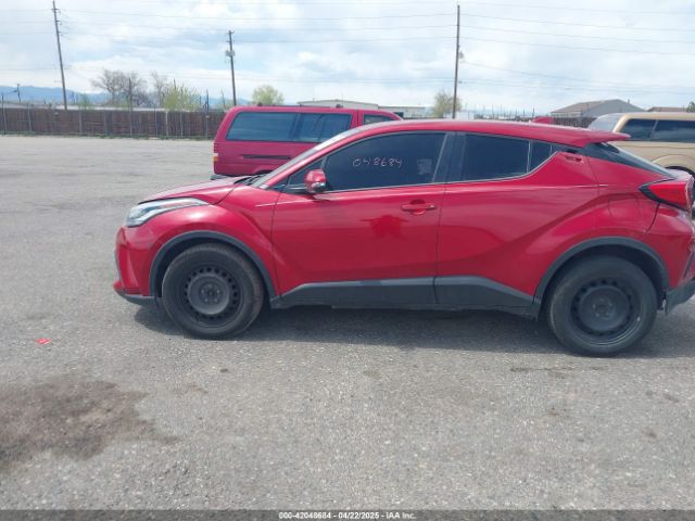 NMTKHMBX0LR112669 Toyota C-HR LE