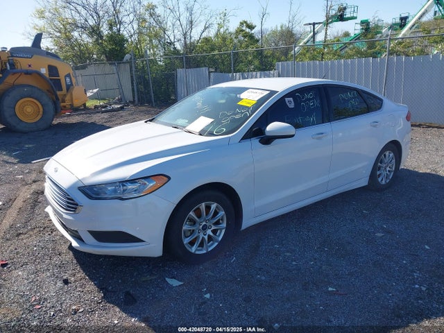 Ford FUSION S 2017 3FA6P0G73HR392420 Image 2
