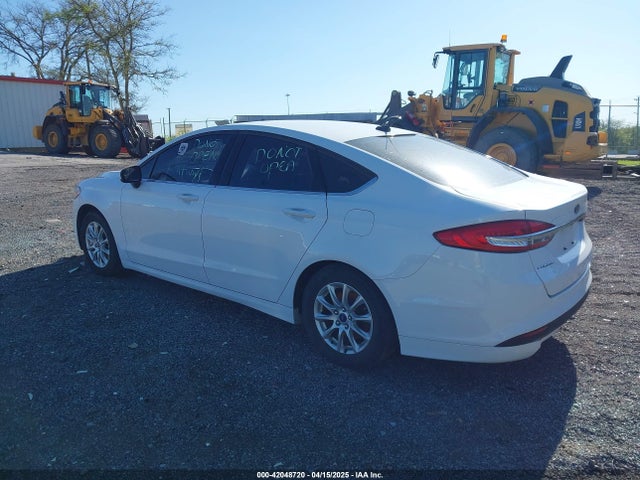 Ford FUSION S 2017 3FA6P0G73HR392420 Image 3