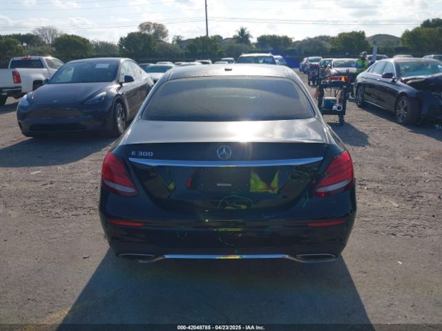 WDDZF4JB5JA380872 Mercedes-Benz E 300