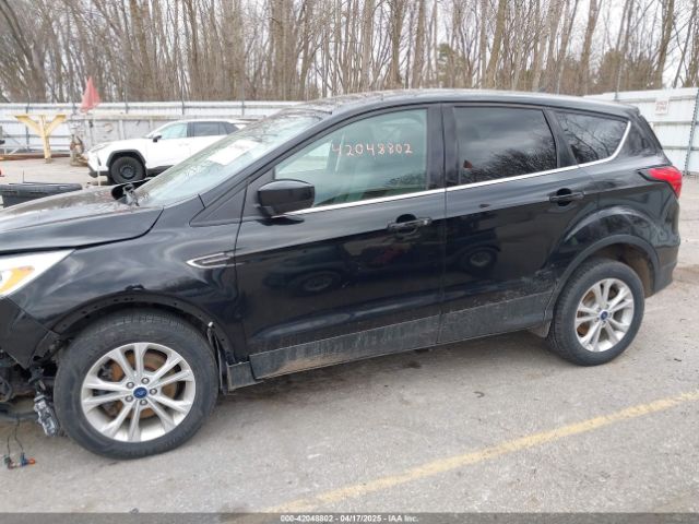 1FMCU9GD8KUB56356 Ford ESCAPE SE