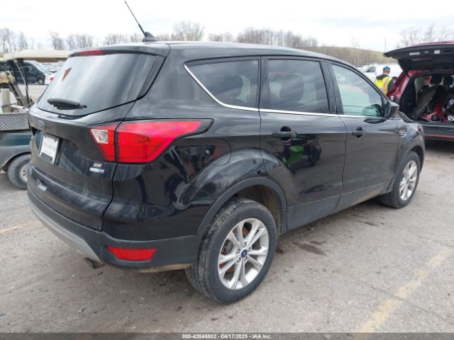 1FMCU9GD8KUB56356 Ford ESCAPE SE