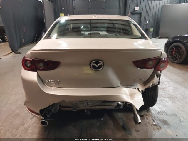 3MZBPBDLXNM311974 Mazda Mazda3 Premium