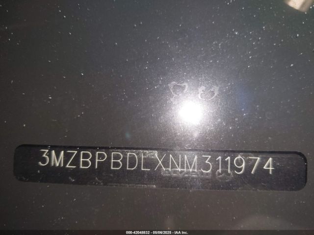3MZBPBDLXNM311974 Mazda Mazda3 Premium