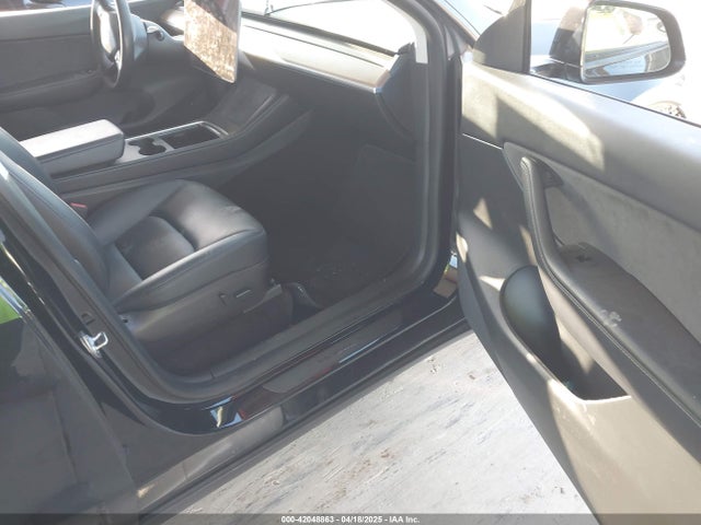 2022 TESLA MODEL Y 7SAYGDEF8NF324005 Photo 4