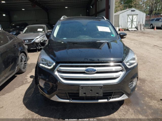 1FMCU9J95JUA79917 Ford Escape Titanium