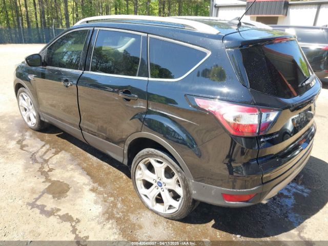 1FMCU9J95JUA79917 Ford Escape Titanium