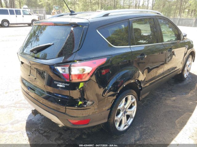1FMCU9J95JUA79917 Ford Escape Titanium