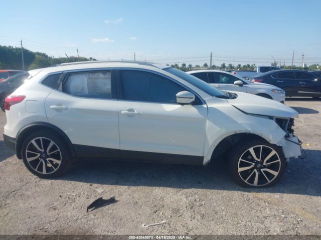 JN1BJ1CP2KW525293 Nissan Rogue Sport Sl