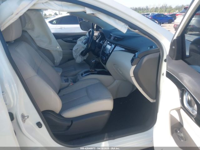 JN1BJ1CP2KW525293 Nissan Rogue Sport Sl