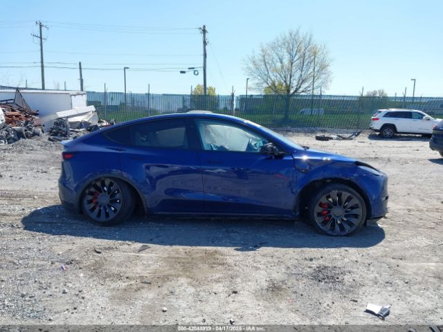 7SAYGDEF4PF844933 Tesla Model Y