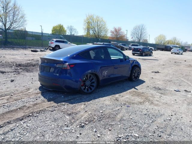 7SAYGDEF4PF844933 Tesla Model Y
