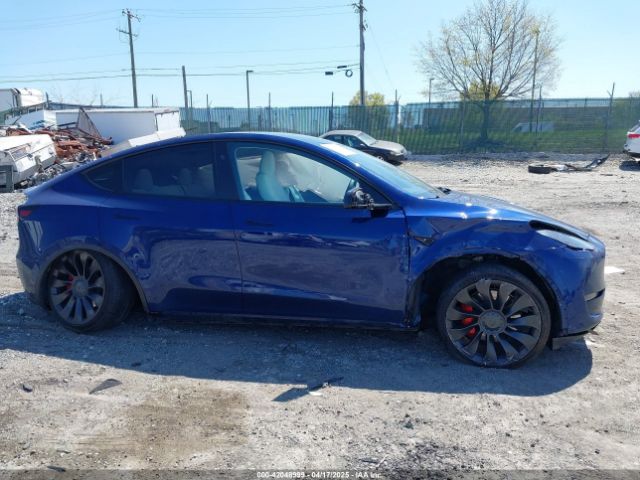 7SAYGDEF4PF844933 Tesla Model Y