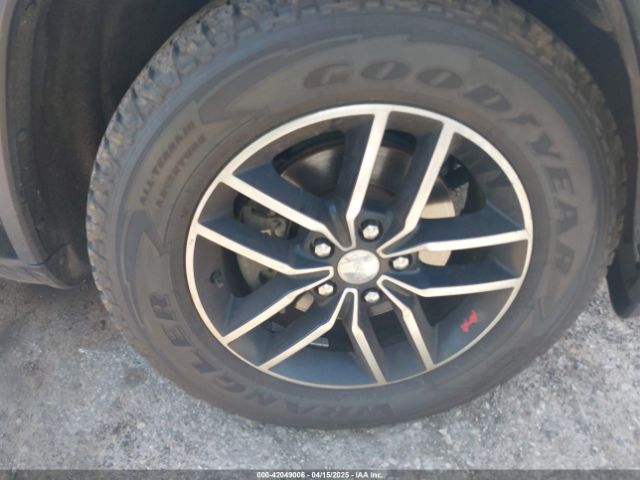 1C4RJFLG3HC674489 Jeep Grand Cherokee Trailhawk 4x4