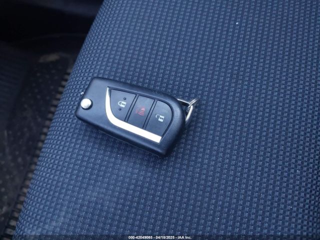 2T3F1RFVXLW086240 Toyota RAV4 LE