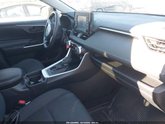 2T3F1RFVXLW086240 Toyota RAV4 LE