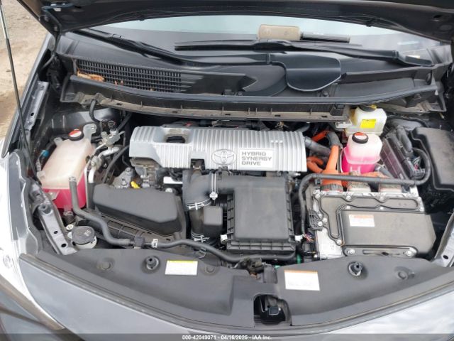 JTDZN3EU3FJ037486 Toyota Prius V Four