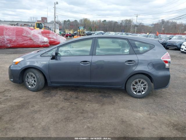 JTDZN3EU3FJ037486 Toyota Prius V Four